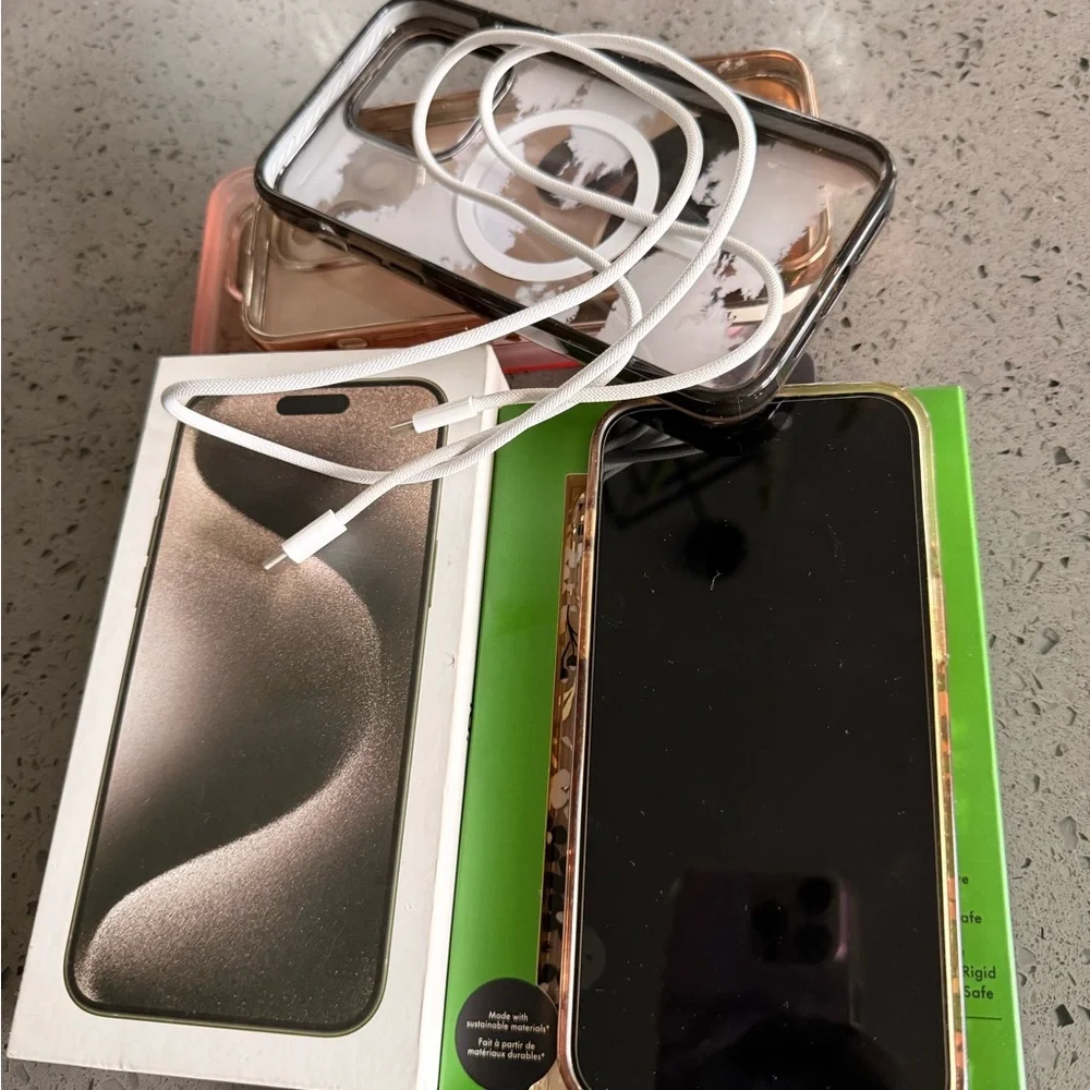 Apple iPhone 15 Pro Max 256GB Natural Titanium Unlocked